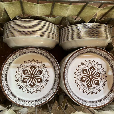 İyi bir fiyat. Melamine Masa Cihazları Tedarikçisi Kare Şarj Tablası Mat Siyah Restoran Tablası çevrimiçi