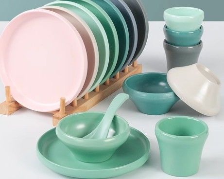 İyi bir fiyat. Melamine yemek takımları için kişiselleştirilmiş hizmet özel tasarımlar ve renkler sunuyor çevrimiçi